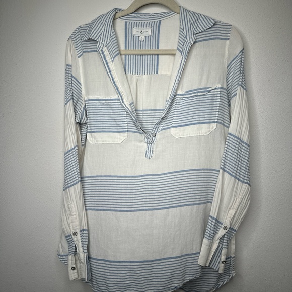 Lou & Grey Tops - Lou & Grey Blue and White Long Sleeve Button Down Shirt